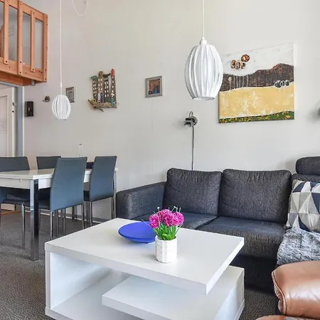 Apartment 3 Bedroom Awesome In